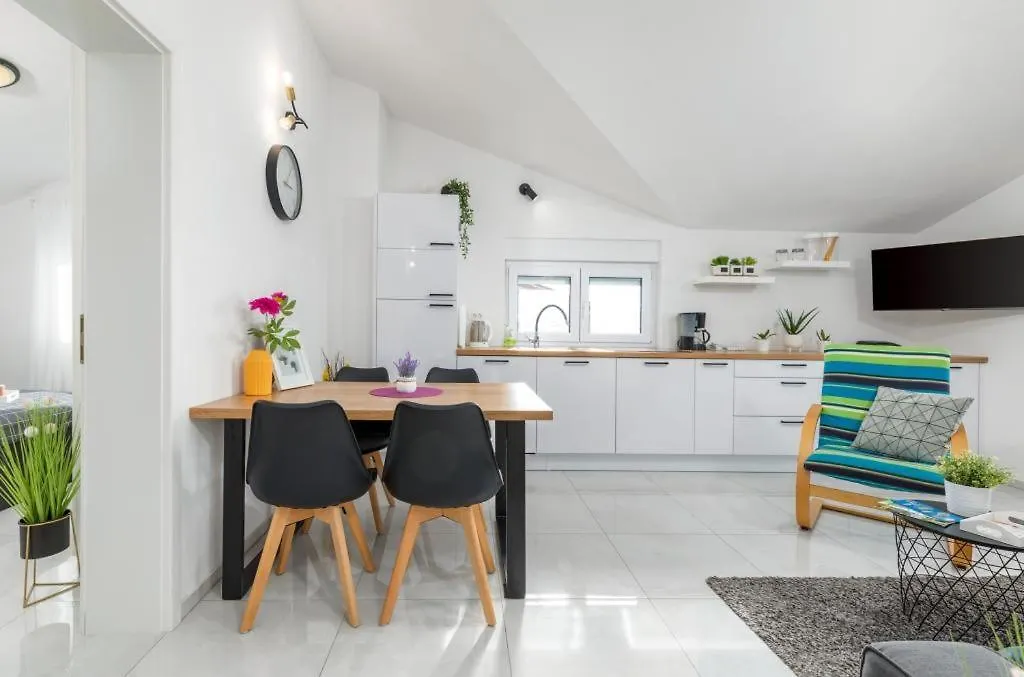 Διαμέρισμα Apartmani Lukic Fažana