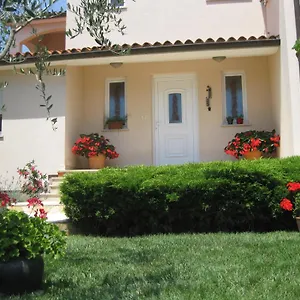 Apartment Irena With Sea View, Fažana